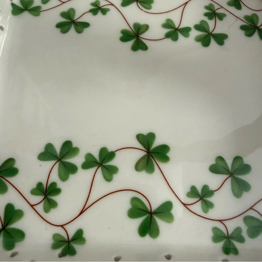 White Ceramin Porcelain Basket with Green Clover trinkets Plate Jewelry 5x4”